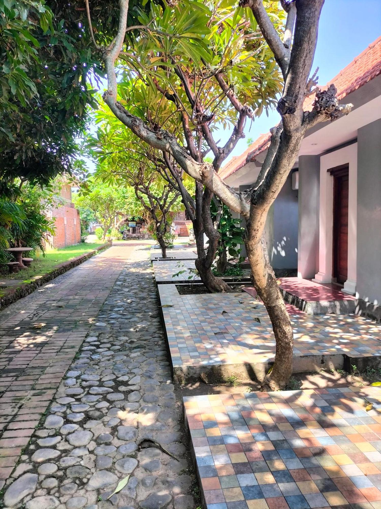 Nirwana Sea Side Cottages Lovina Esterno foto