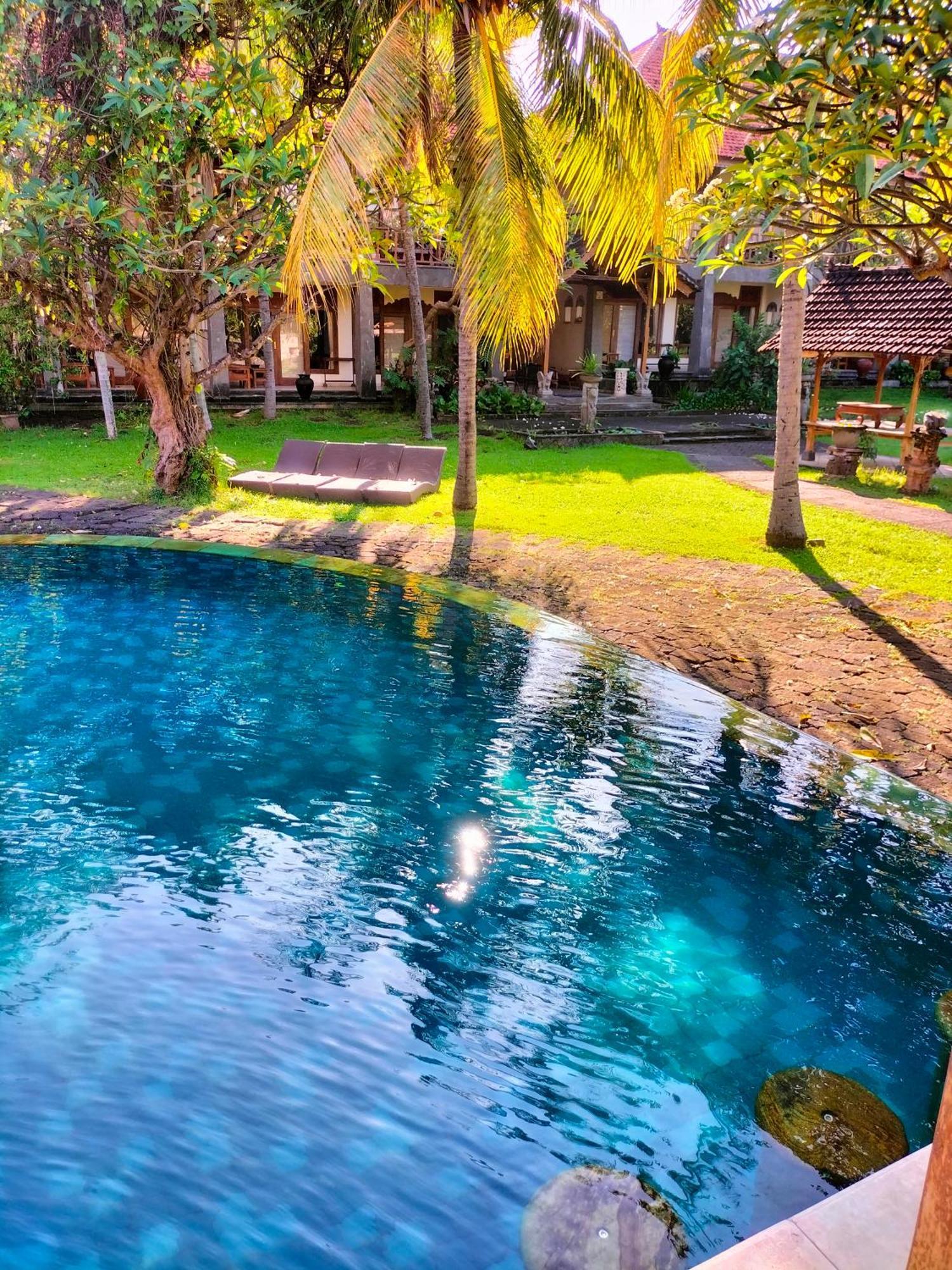 Nirwana Sea Side Cottages Lovina Esterno foto