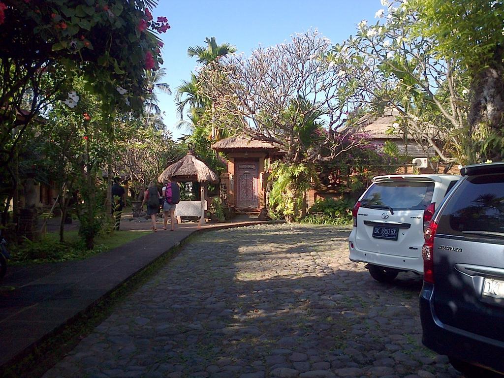 Nirwana Sea Side Cottages Lovina Esterno foto