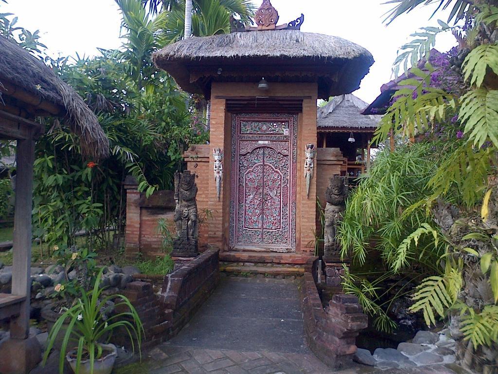 Nirwana Sea Side Cottages Lovina Esterno foto