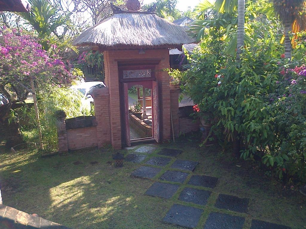 Nirwana Sea Side Cottages Lovina Esterno foto