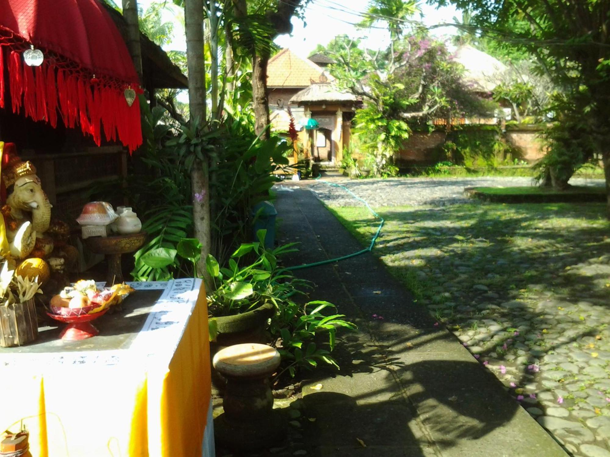 Nirwana Sea Side Cottages Lovina Esterno foto